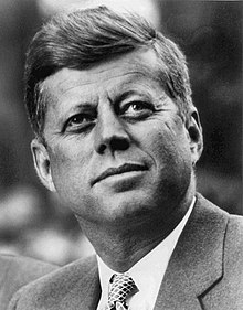 220px-john_f-_kennedy2c_white_house_photo_portrait2c_looking_up